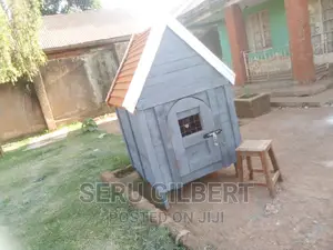 Totvc Nice Dog House Available