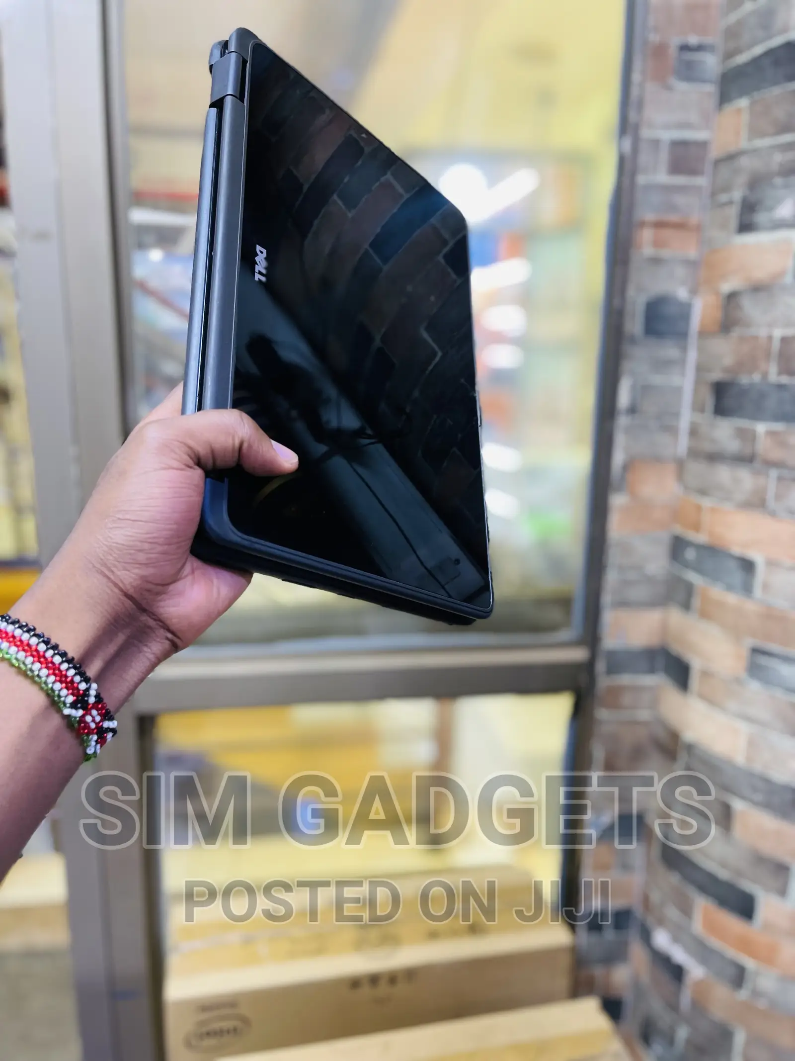 Laptop Dell Latitude 3189 4GB Intel Celeron SSD 128GB