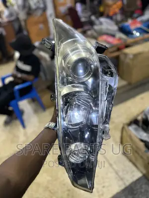 Toyota Wish 2009 - 2019 Headlight
