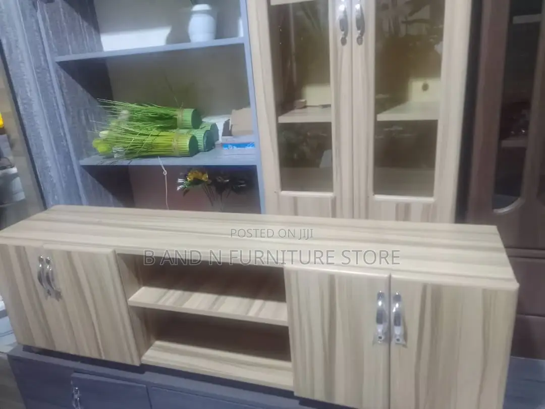 Excellent TV Stand in 4 by 1.3fts