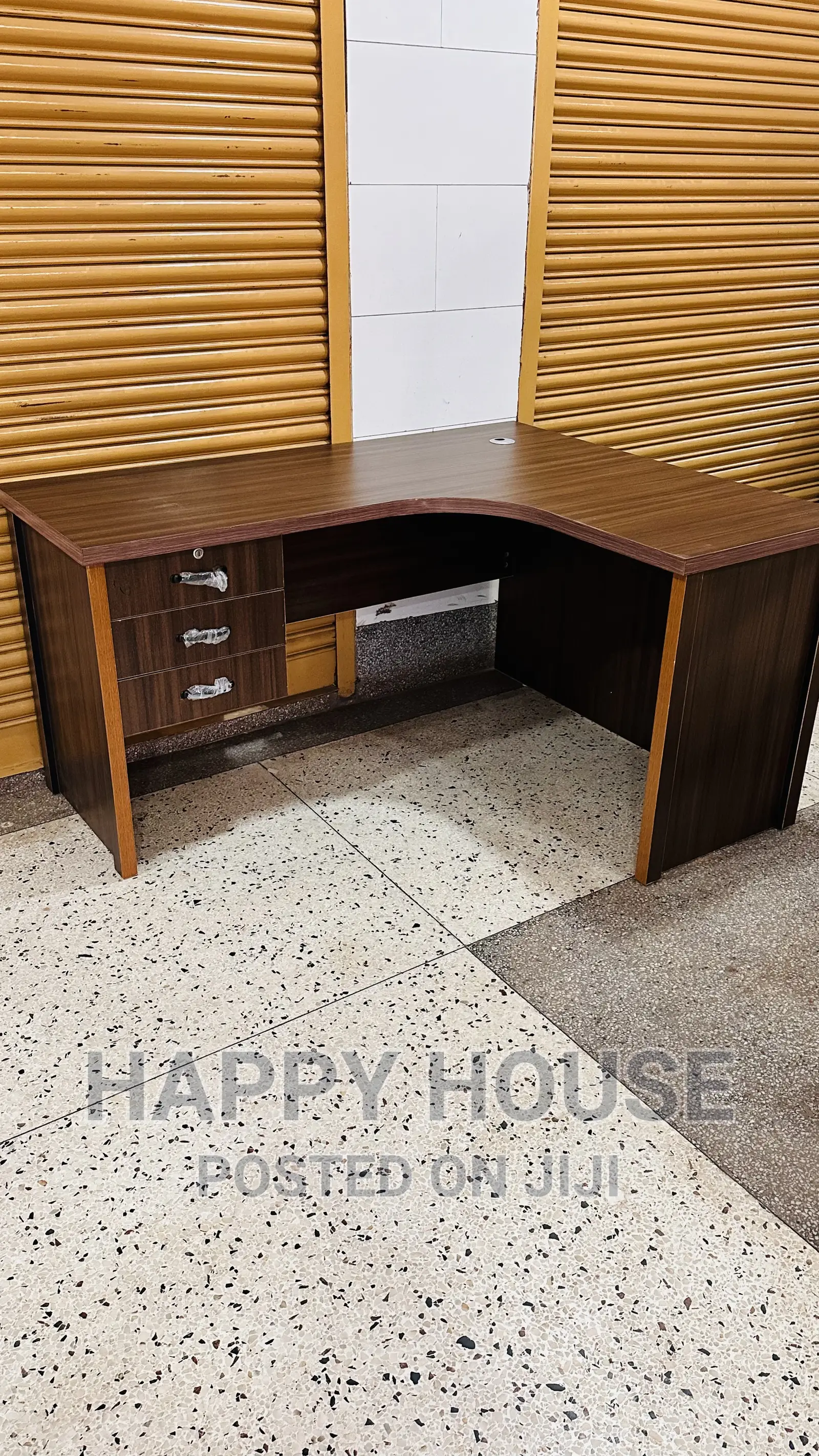 Curved Office Desk