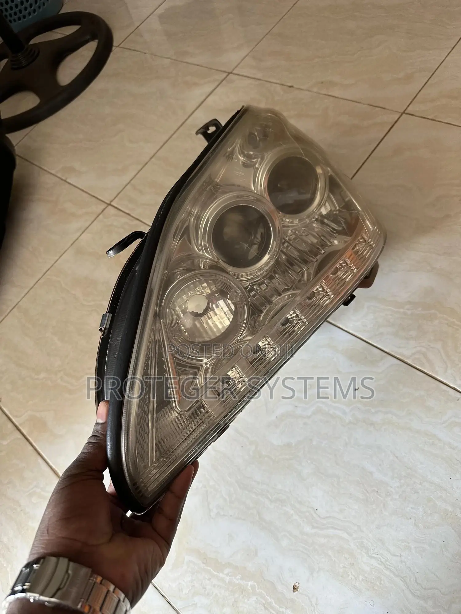 Toyota Harrier Headlight