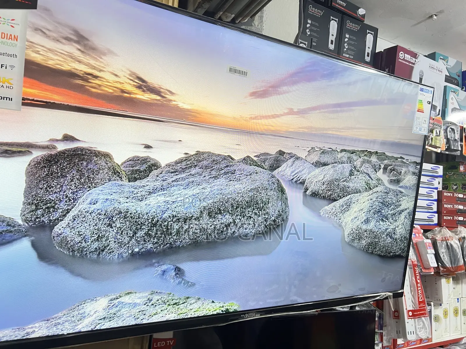 Onida Plus 43” Smart Tv