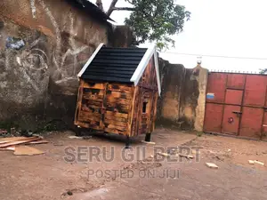 Vinn Dog House Available