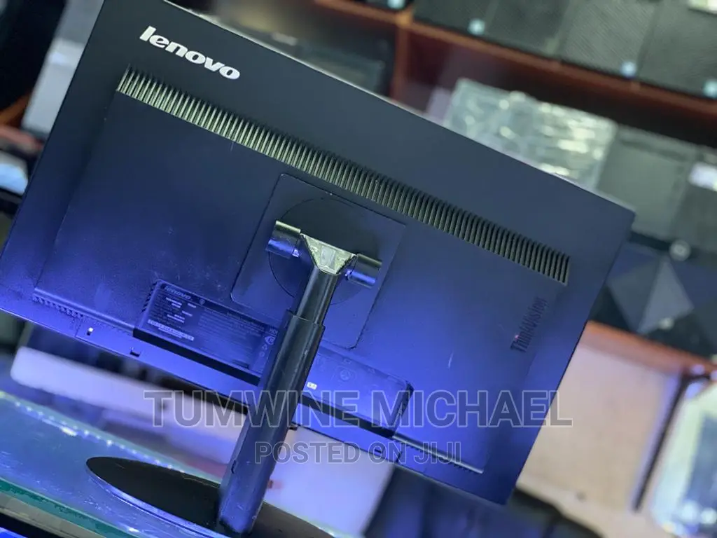 Monitor 22inch Lenovo Hdmi Dp USB 3.0 4 Ports
