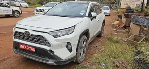 Toyota RAV4 2020 White