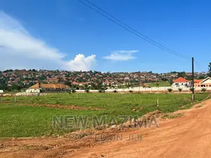 Fantastic Plot on Quicksale Heart of Akhright City Ntebe Rd