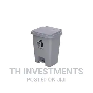 Outdoor. Foot Pedal 30L Plastic Waste Bin