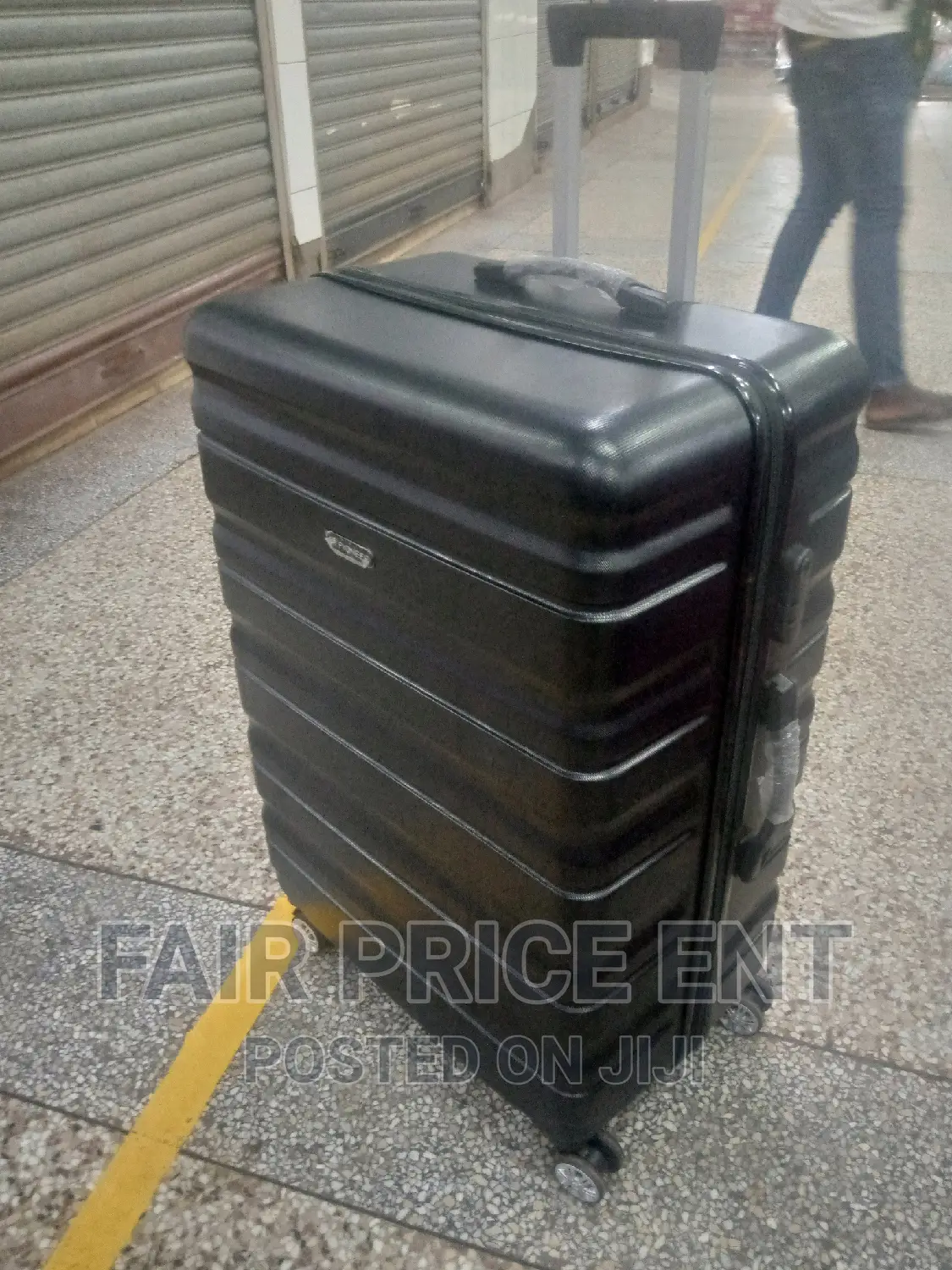 Original Plastic Suitcase. Large( Black)