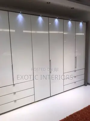 Wardrobe/Inbuilt Call
