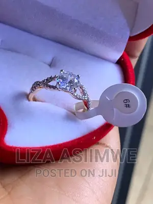 Engagement Ring Available in Size 18 (8)