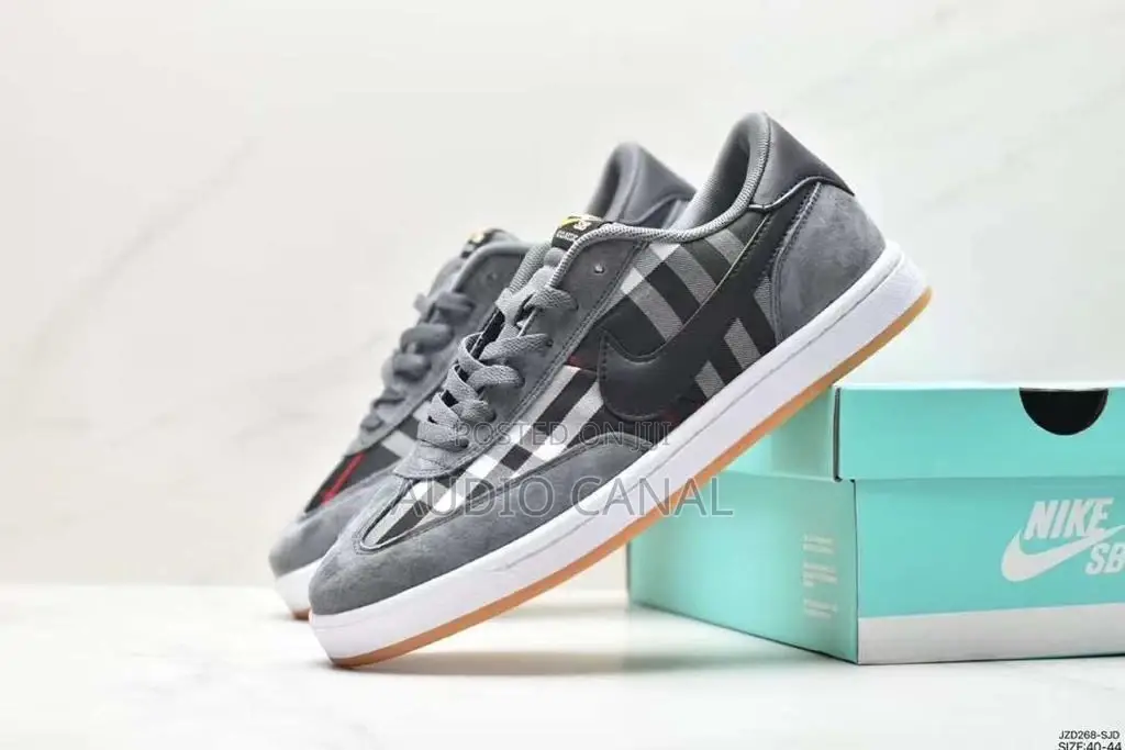 Nike Unik Classic Sneakers