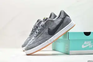 Nike Unik Classic Sneakers