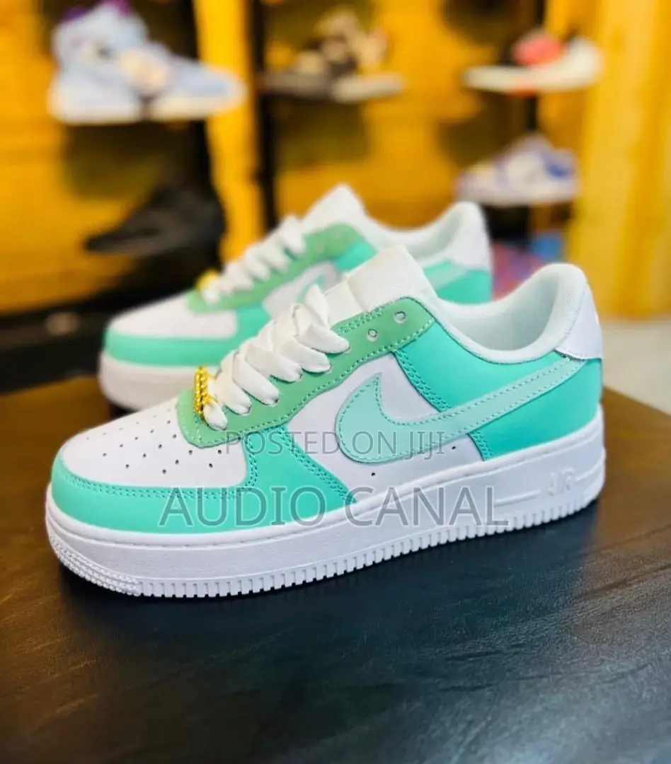 Nike Cross Lined Sneakers