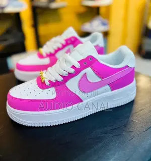 Nike Cross Lined Sneakers