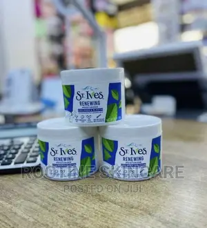 St Ives Renewing Moisturising Cream ( Collagen Elastin )