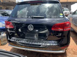 Volkswagen Touareg 2011 Black