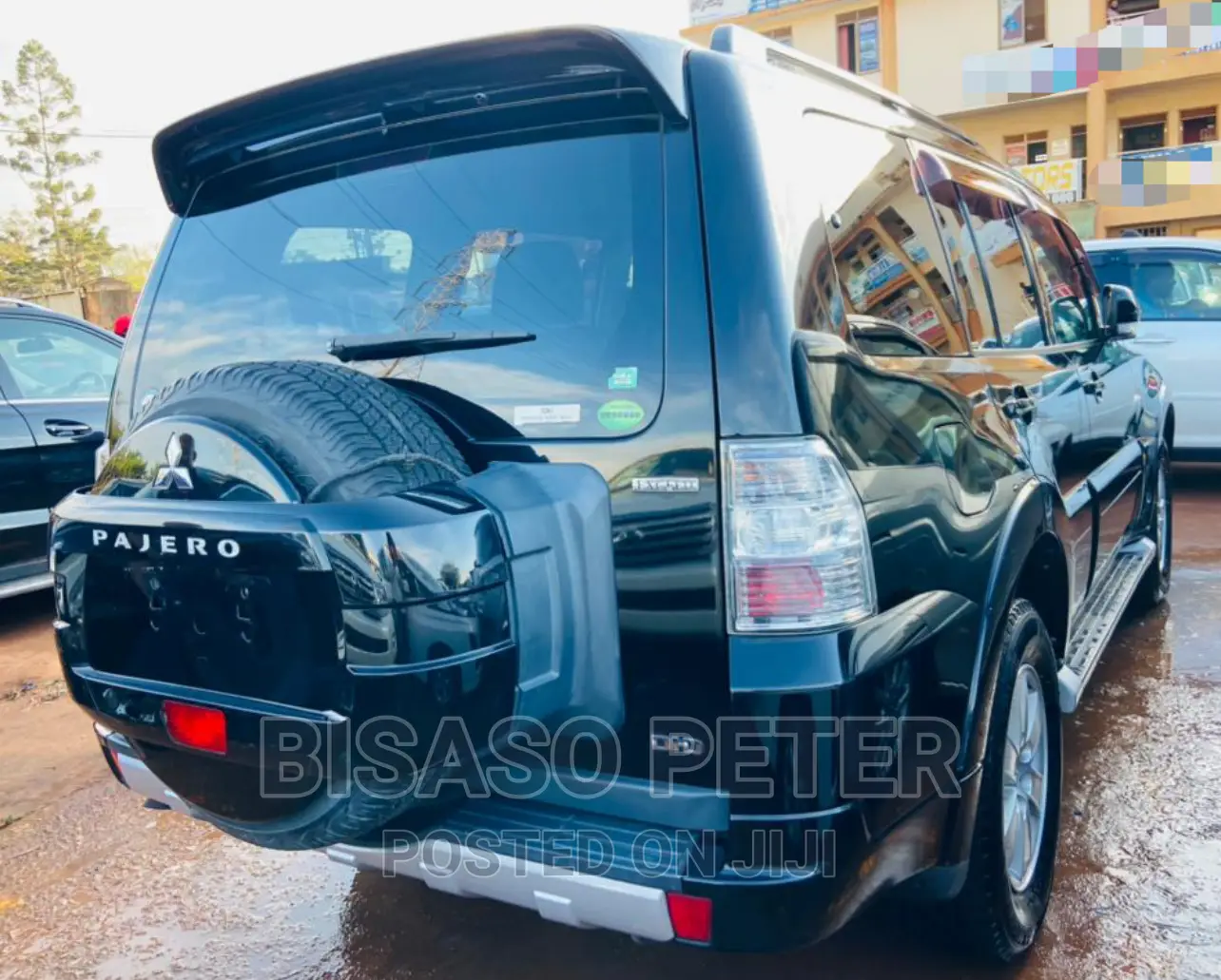 Mitsubishi Pajero 2014 Black