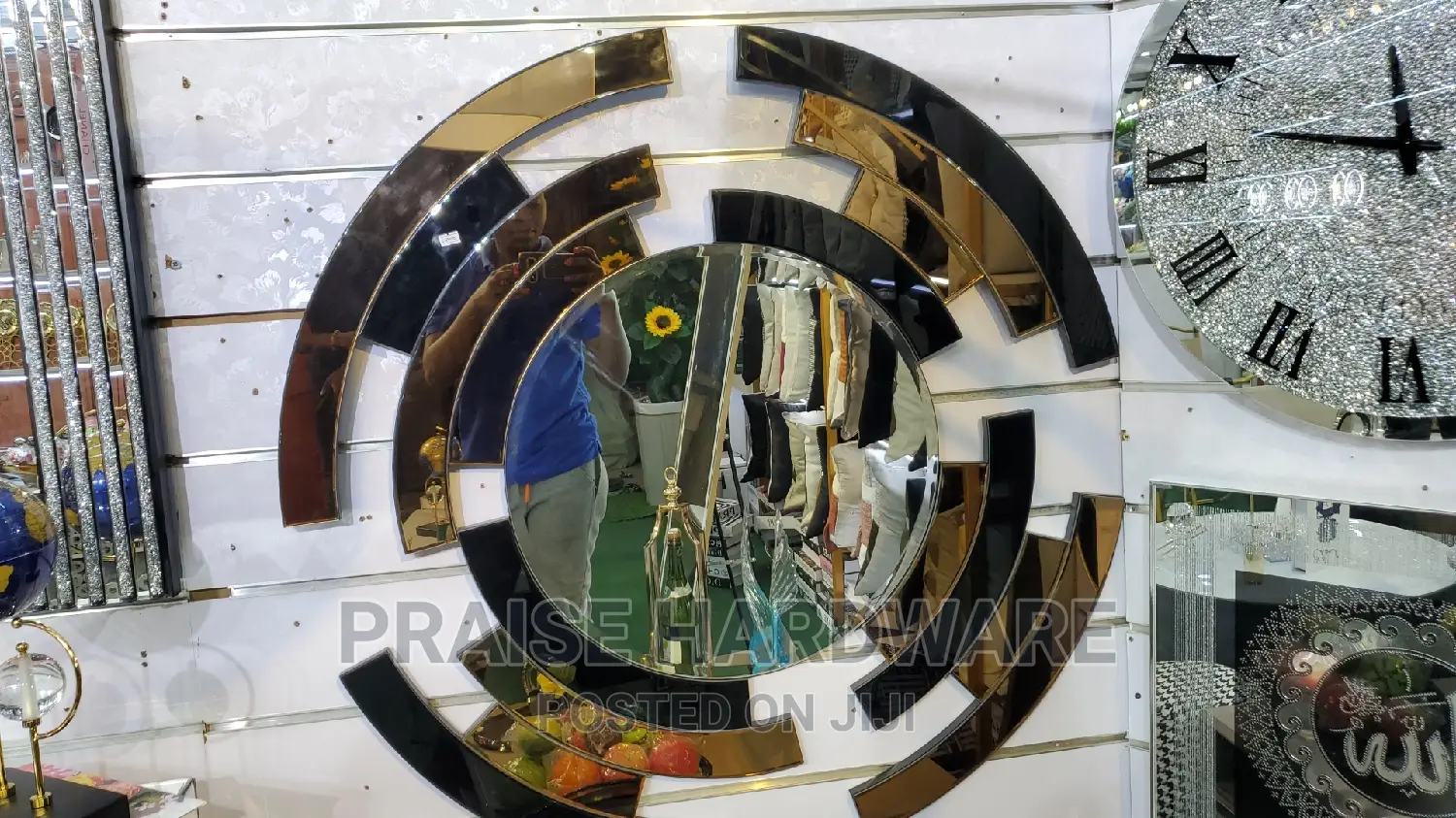 Wall Hug Mirror