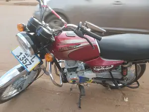 Bajaj Boxer 2022 Red