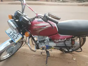 Bajaj Boxer 2022 Red