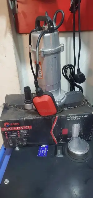 Submersible Water Pump 17m / 51feet