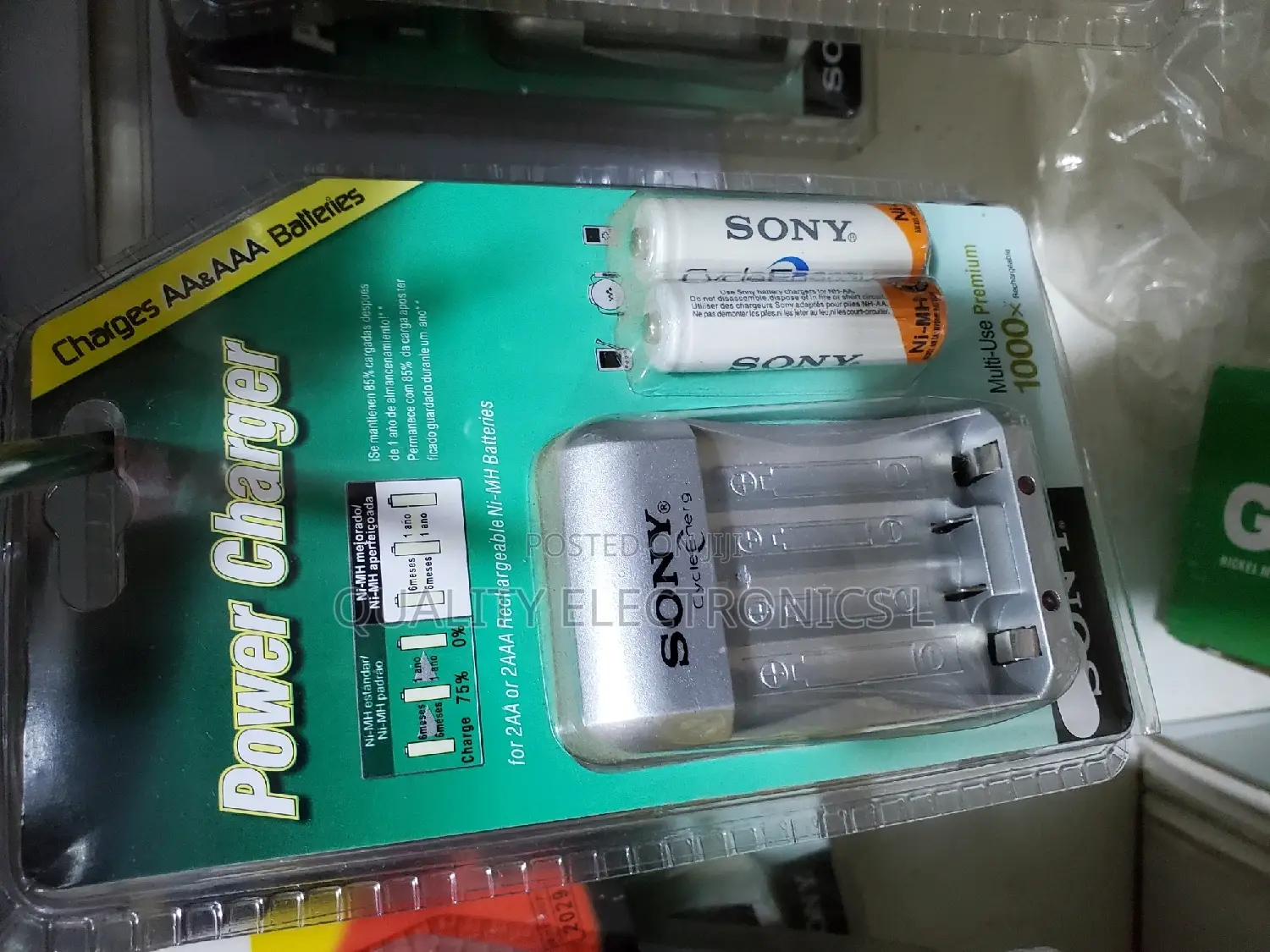 Sony Battery Charger Both AA and AAA