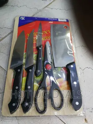 Plastic Chopping Board With 5 Knives - Multi-Color