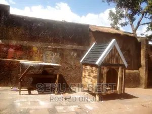 BCDDX Nice Dog House Available at Good