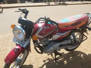 New TVS HLX 125 2022 Red