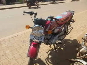 New TVS HLX 125 2022 Red