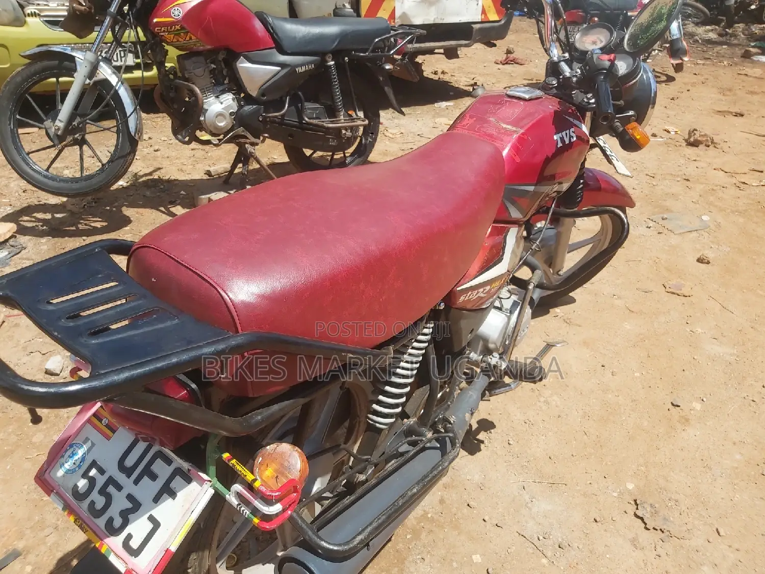 TVS HLX 125 2021 Red