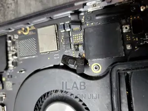 Macbook Green Light No Power