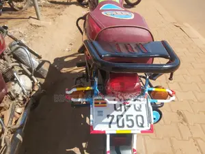 TVS HLX 125 2022 Red