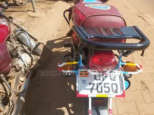 TVS HLX 125 2022 Red
