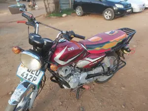 TVS HLX 125 2018 Red
