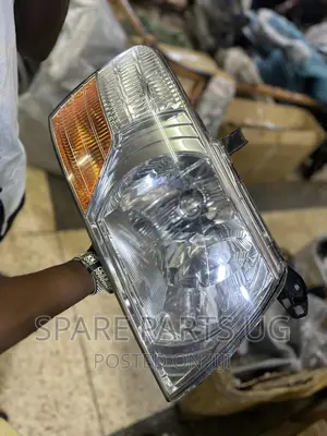 Mitsubishi Pajero ( Bitama ) Headlight