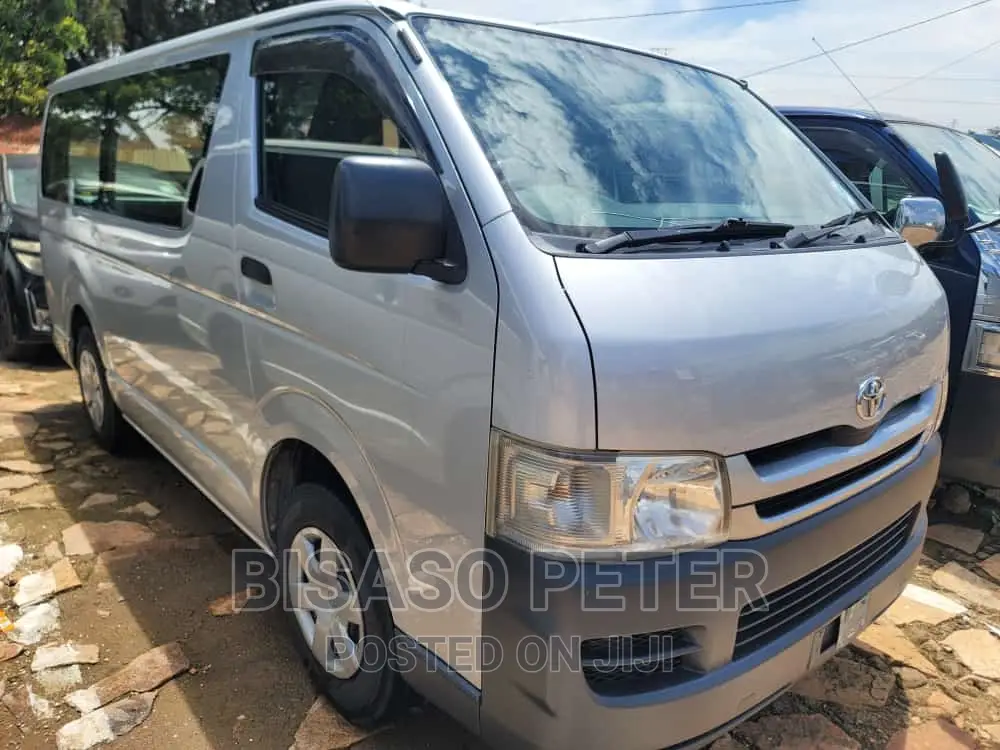 Toyota HiAce 2010 Silver