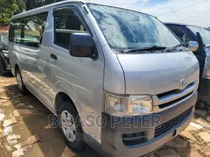 Toyota HiAce 2010 Silver