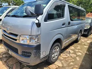 Toyota HiAce 2010 Silver