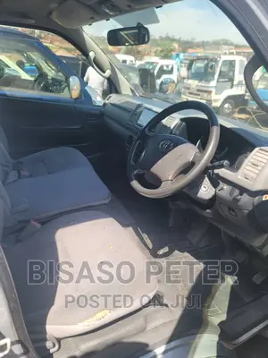 Toyota HiAce 2010 Silver