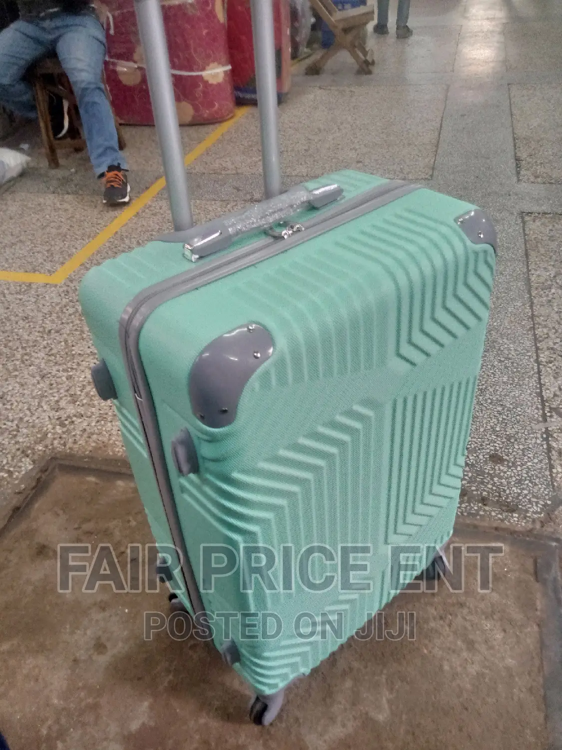 Classy Plastic Suitcase.Medium.( Green)