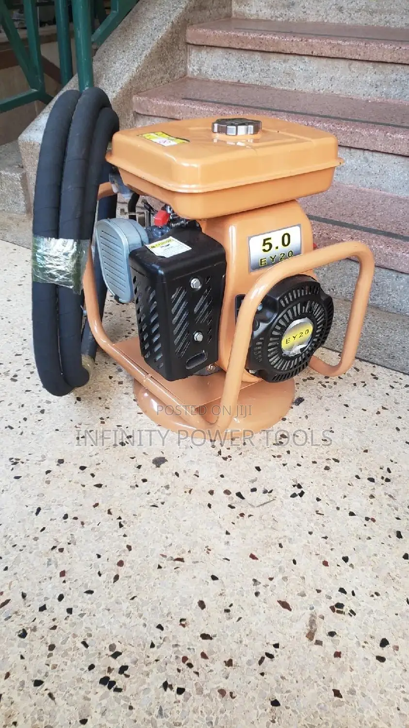 Concrete Vibrator (Poker) Robben