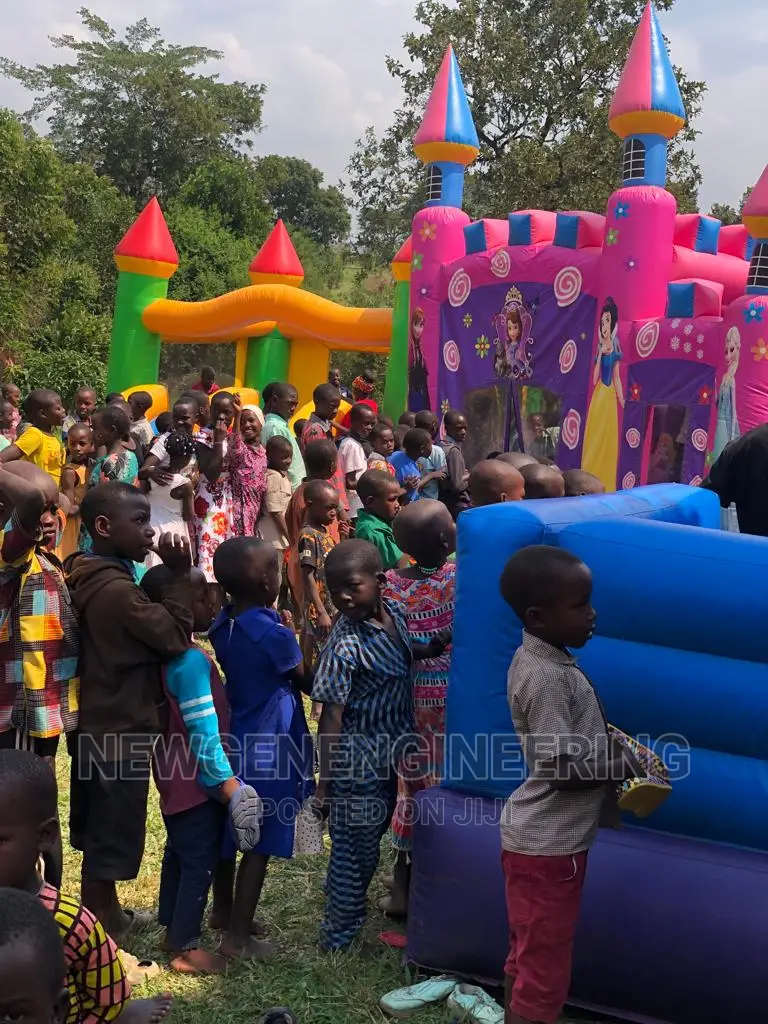 Bouncing Castle Trampoline Puppetshow