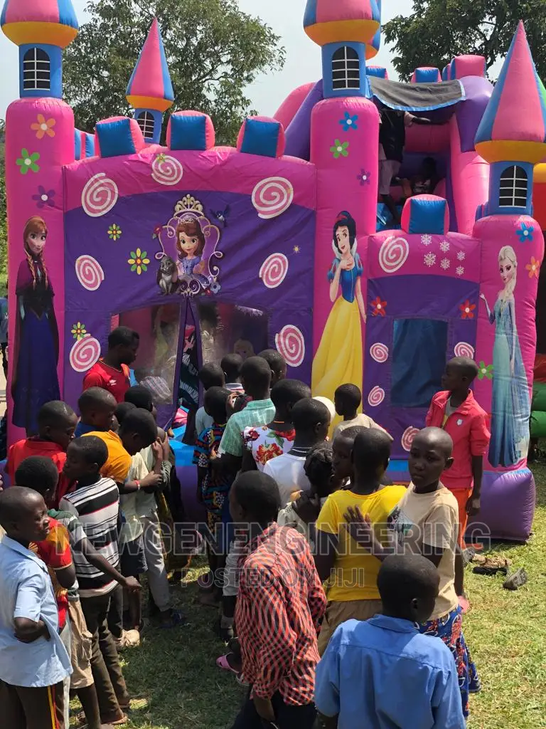 Bouncing Castle Trampoline Puppetshow