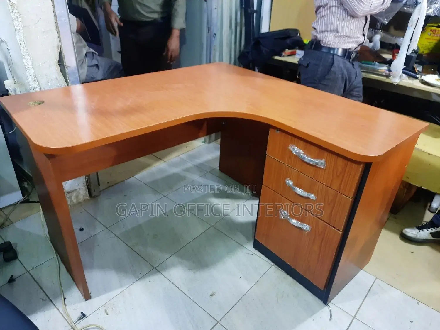 L Shaped Office Table
