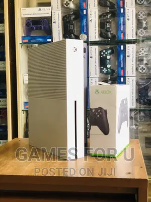 Xbox One With One Pad
