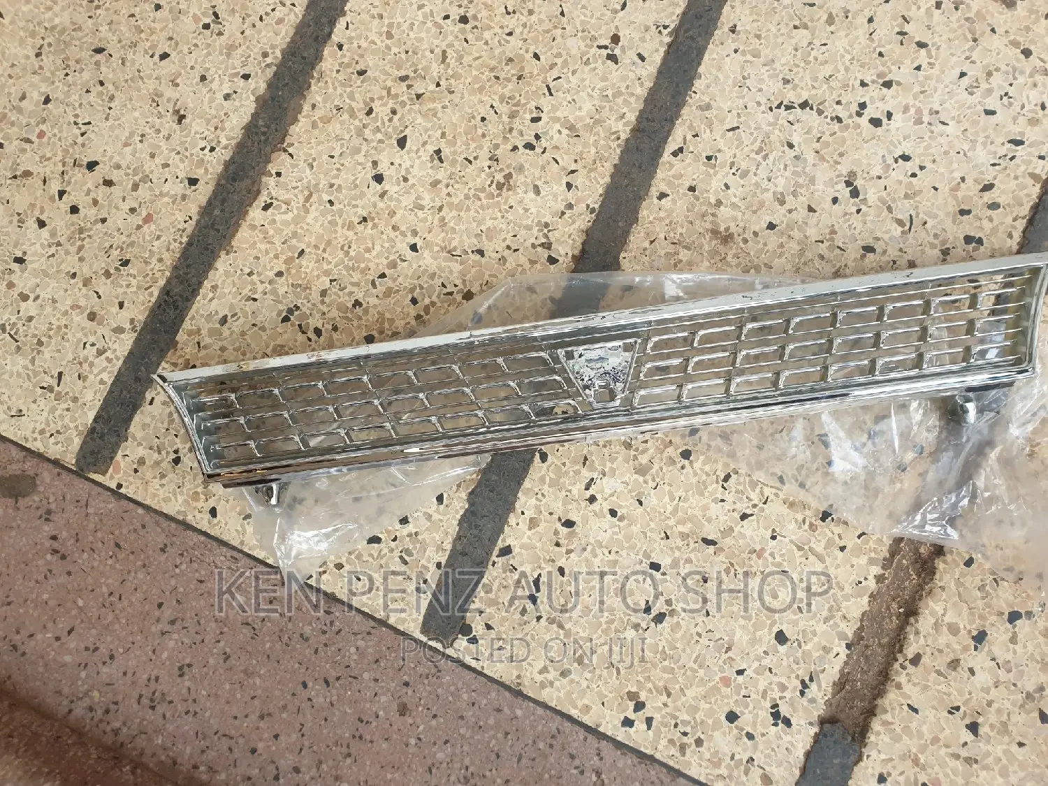 Grill Corolla 100