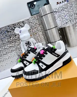 New Lv Sneakers in Stock