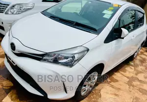 Toyota Vitz 1.3 AWD 5dr 2014 White
